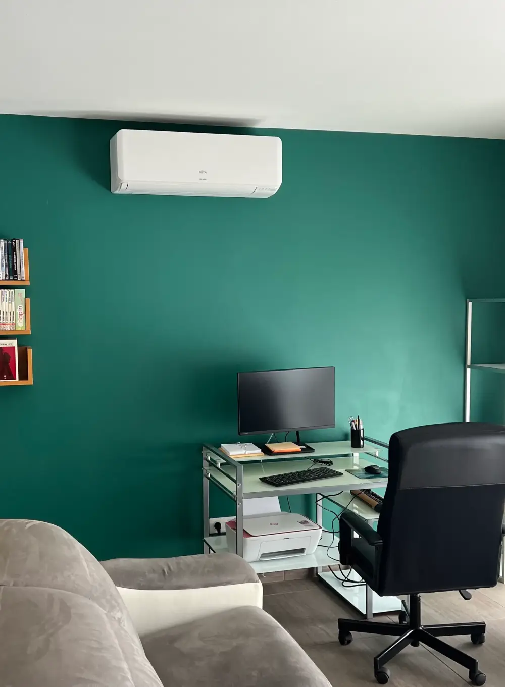 Pose d’une climatisation murale réversible Fujitsu Atlantic dans un bureau